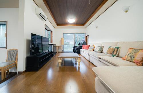 Futtsu House | 庭杜の宿 Kanaya