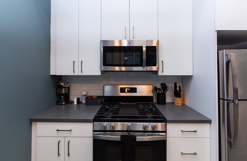 Lacy Apartment | ꕥHeart of DTSAꕥPool Tableꕥ98 WlkscrꕥACꕥBalconyꕥGYMꕥ
