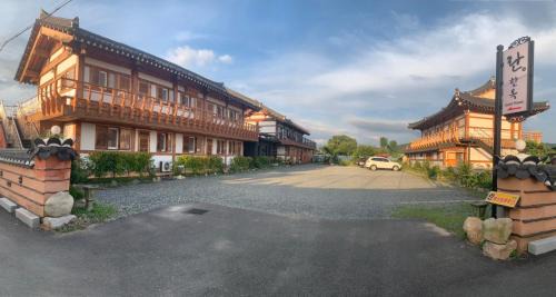 Gyeongju House | 경주 란 한옥 GyeongJu Ran Han-ok