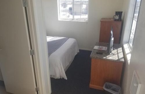 Valle House | 012A Affordable Getaway near South Rim Sleeps 2
