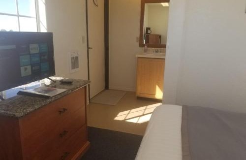 Valle House | 012A Affordable Getaway near South Rim Sleeps 2