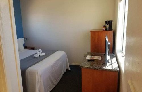 Valle House | 012C Affordable Retreat near South Rim Sleeps 2