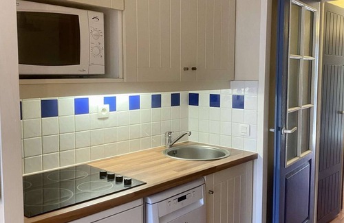 Lacanau-Ocean Apartment | 01416 One bedroom flat with balcony in a holiday residence with pool