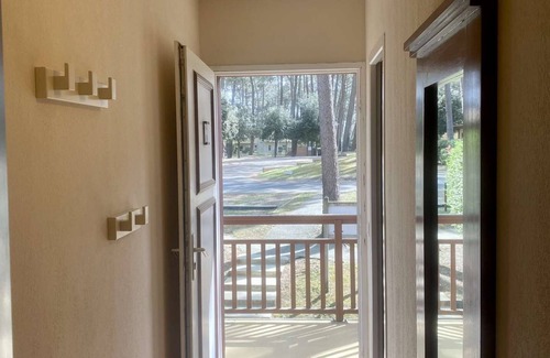 Lacanau-Ocean Apartment | 01416 One bedroom flat with balcony in a holiday residence with pool