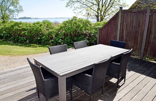 Alt Reddevitz Apartment | 04 Holiday apartment with lake view - Holiday apartments on the Reddevitzer Hövt