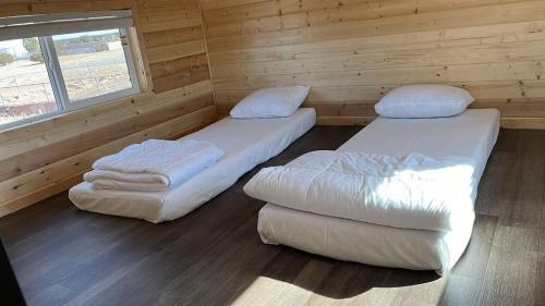 Valle Ski Chalet | 057A Brand New Cozy Cabin with Loft & King bed near Grand Canyon South Rim