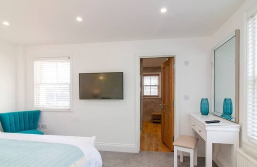 Folkestone Apartment | 06. The Warren