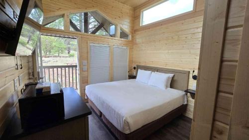 Valle Ski Chalet | 063B Grand Canyon South Rim Chalet with King Bed