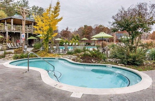 Gordonsville Cabin | 1,000 Acre Resort Horseback Riding 60 Acre Lake; Pools, whirlpool, games room