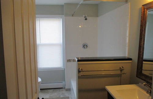 North End House | 1 1/2 Blocks from Brighton Beach