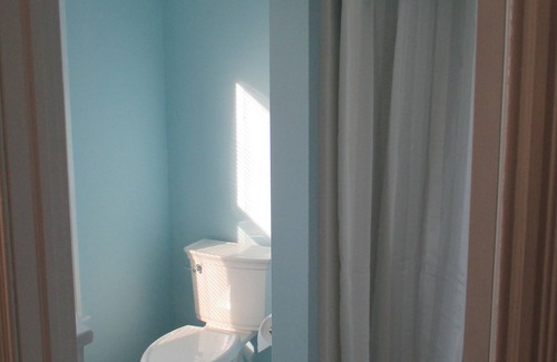 North End House | 1 1/2 Blocks from Brighton Beach