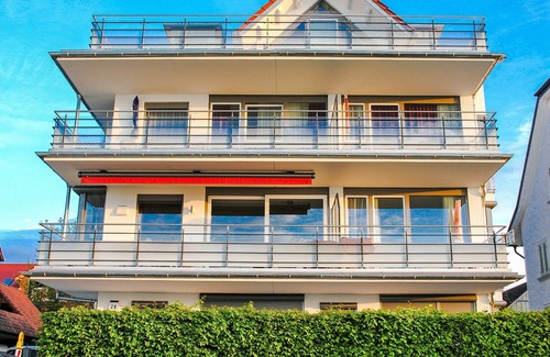 Immenstaad am Bodensee Apartment | 1 1/2 room apartment with side lake view