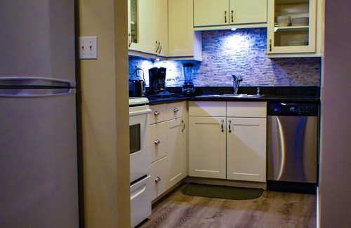 Old Naples Condo | 1/2 Block to the Beach and 3rd Street Shopping!