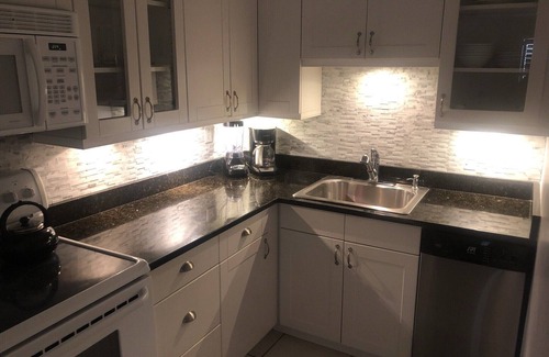 Old Naples Condo | 1/2 Block to the Beach and 3rd Street Shopping!