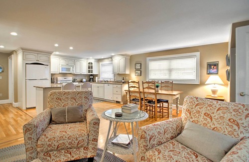 Kennebunk House | 1/2 Mi to Beach: Lovely Guesthouse in Kennebunk!