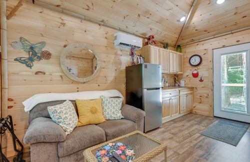 Cosby Apartment | 1/2 Mi to Great Smoky Mtns Nat'l Park: Cosby Gem