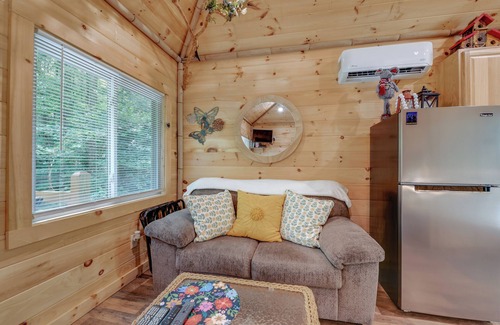 Cosby Apartment | 1/2 Mi to Great Smoky Mtns Nat'l Park: Cosby Gem