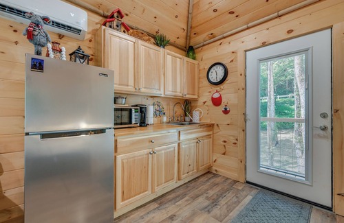Cosby Apartment | 1/2 Mi to Great Smoky Mtns Nat'l Park: Cosby Gem