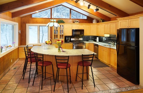Salt Lake Mountain Resorts House | 1.5 acres of seclusion, ski in out from deck.