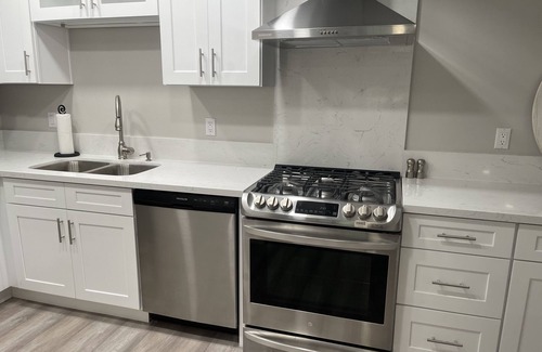 Huntington Beach Condo | 1.5 mi from beach, Gated Community, AC, Ground Level, Pool