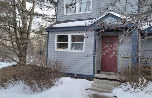 West Dover House | 1.5 miles to Mount Snow ski resort and minutes to area golf courses .