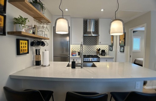 Santa Ana Apartment | 1-Bd 1-Bth Apt, Disney & Anaheim Conv Ctr in 10 Mins! Full Kitchen & Outdr Space