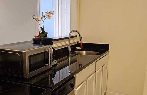 Peachtree Center Apartment | 1 BDR 21ST FLOOR IN ATTRACTIONS AND MORE DOWNTOWN ATLANTA