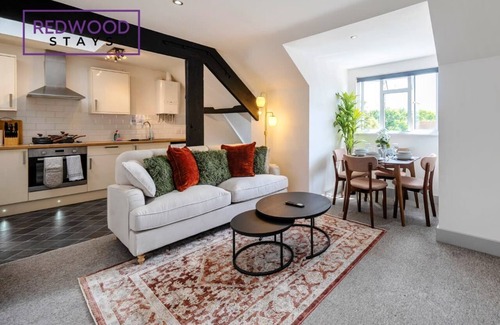 Rushmoor District Apartment | 1 Bed 1 Bath Apt, Contractors & Families, Parking