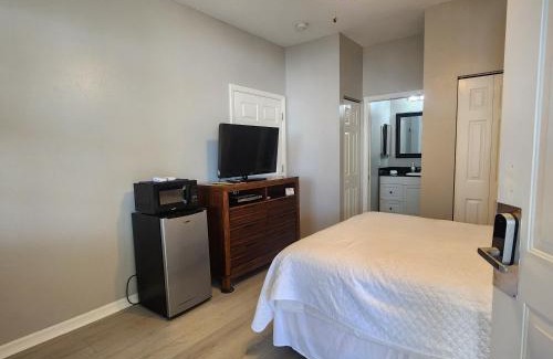 Trailer Estates Apartment | 1 Bed 1 Bath at IMG near Beach