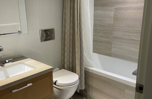 Kerrisdale Apartment | 1 bed 1 bath in a quiet and spacious 2bdrm 2bth (entire apartment available too)