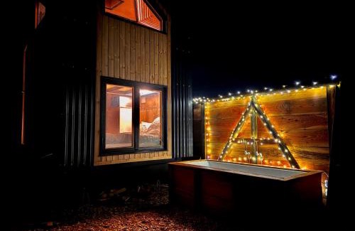 Mortehoe House | 1 Bed Cabin - Sleeps 2 - Parking