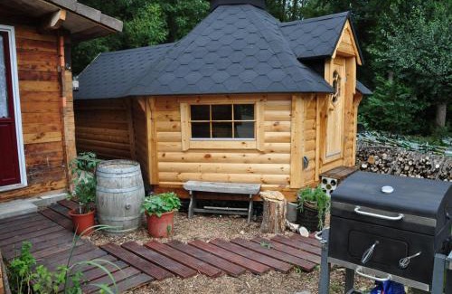 Renac House | 1 Bed Cabin - Sleeps 4 - Pets - Lake - Wifi