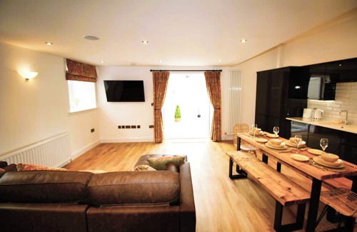 Berwick-upon-Tweed Villa | 1 Bed Cottage - Plus Sofa Bed - Sleeps 4 - Pets
