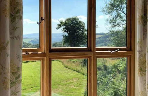 Horner Cottage | 1 Bed Cottage - Sleeps 2, Parking, Wifi