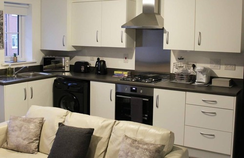 Peterborough House | 1-Bed House - Sleeps 2 - Parking, Wifi