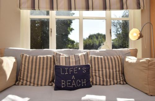 Great Snoring House | 1 Bed in Gt Snoring KT047