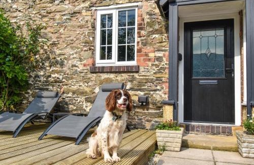 Acrefair House | 1 Bed in Llangollen 91040