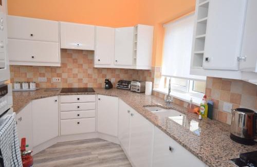 Swanage House | 1 Bed in Swanage DC124