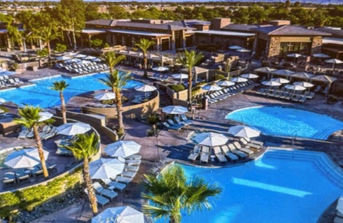 Palm Desert Apartment | 1 bed-room villa 820sqft with living room, full kitchen at Palm Desert, CA.