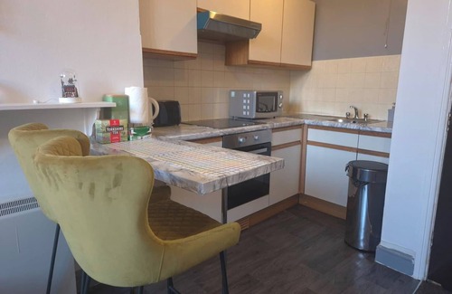 Wolverhampton Apartment | 1 Bed-Sleeps 2-City Centre-Free Parking