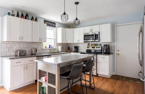 Newark Apartment | 1 Bed with Private Bathroom Close to Everything in Newark & Wilmington