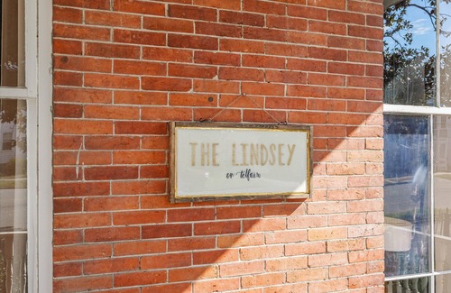 Olde Town Augusta Apartment | 1 bedroom, 1 bathroom studio apartment in Downtown Augusta. The sleeping arrangements for this unit is a full sized bed.