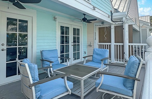 Truman Annex Condo | 1-bedroom 2 blocks to Duval, close to beach, parking, and pool