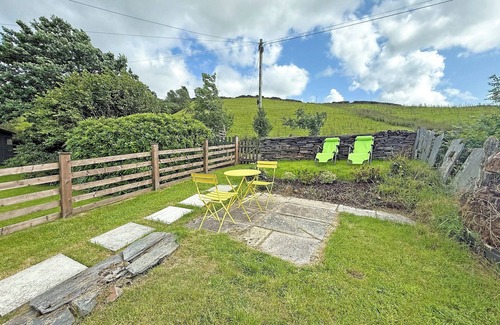 Ffestiniog Cottage | 1 bedroom accommodation in Pant Llwyd, near Blaenau Ffestiniog