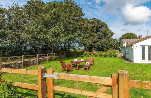Haverfordwest Cottage | 1 bedroom accommodation in Llandeloy, near Haverfordwest
