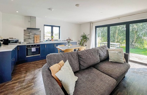 Attleborough Ski Chalet | 1 bedroom accommodation in Old Buckenham