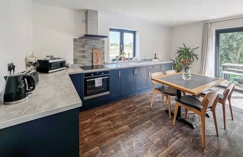 Attleborough Ski Chalet | 1 bedroom accommodation in Old Buckenham