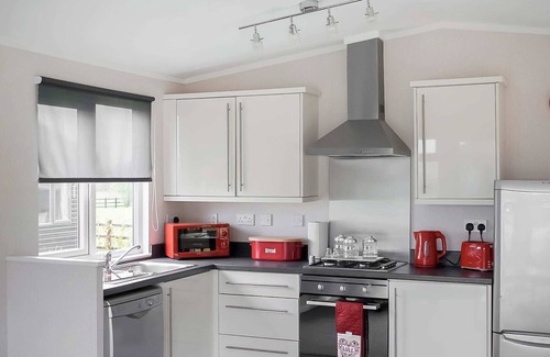 Barwell Ski Chalet | 1 bedroom accommodation in Earl Shilton