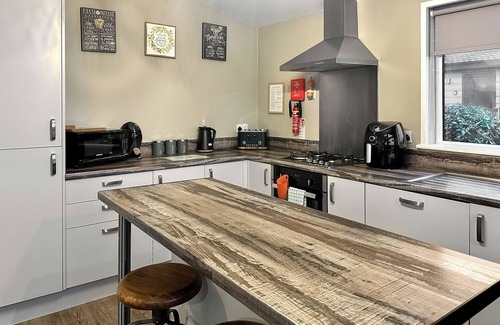 Raywell Ski Chalet | 1 bedroom accommodation in Raywell, Beverley