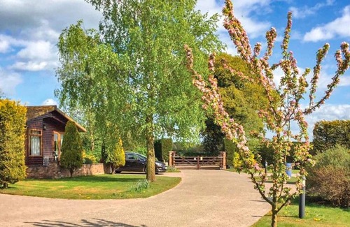 Scawton Ski Chalet | 1 bedroom accommodation in Easingwold